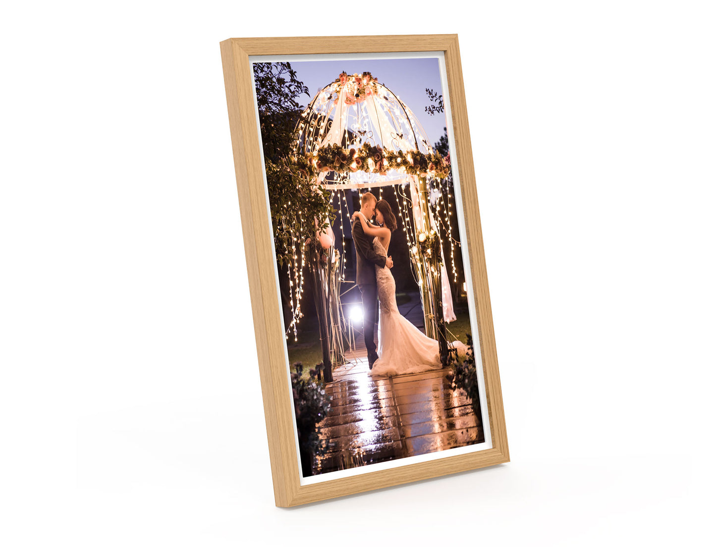 21.5-inch Frameo Wi-Fi Digital Photo Frame - White Border with 3 Interchangeable Frames Included. Oak, Black and White